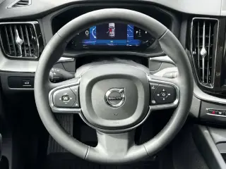 Volvo XC60 2024 AWD B5 Tema Oscuro Core 4p SUV