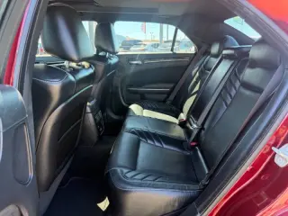 Chrysler 300 2023