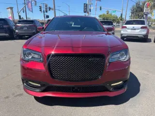 Chrysler 300 2023