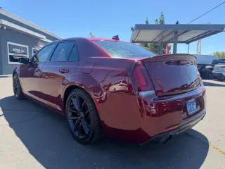 Chrysler 300 2023