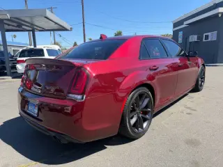 Chrysler 300 2023