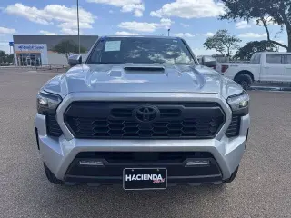 Toyota Tacoma 2024