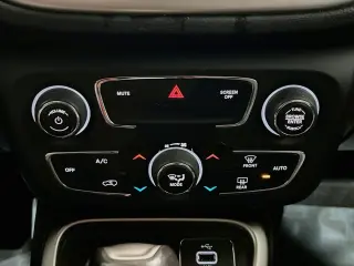Jeep Compass 2017 4x4 Latitude 4dr SUV (versión de mitad de año)
