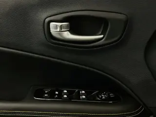 Jeep Compass 2017 4x4 Latitude 4dr SUV (versión de mitad de año)