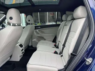Volkswagen Tiguan 2023 AWD SEL R-Line 4Motion 4dr SUV