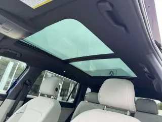 Volkswagen Tiguan 2023 AWD SEL R-Line 4Motion 4dr SUV