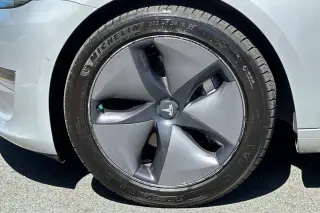 Tesla Model 3 2018 Long Range 4dr Fastback