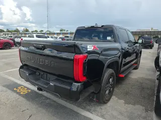 Toyota Tundra 2024 4x4 SR5 4dr CrewMax Cab Pickup SB