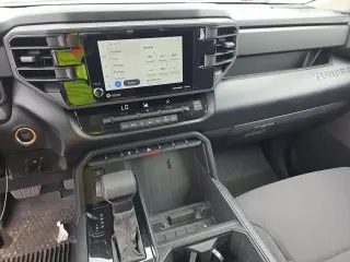 Toyota Tundra 2024 4x4 SR5 4dr CrewMax Cab Pickup SB