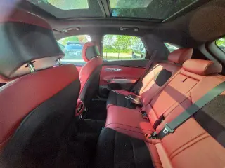 Genesis GV70 2024 AWD 2.5T Estándar 4p SUV