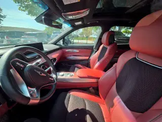 Genesis GV70 2024 AWD 2.5T Estándar 4p SUV