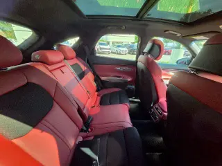 Genesis GV70 2024 AWD 2.5T Estándar 4p SUV