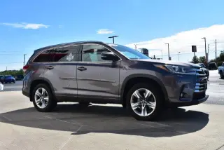 Toyota Highlander 2019 AWD Limited 4dr SUV