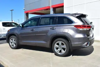 Toyota Highlander 2019 AWD Limited 4dr SUV