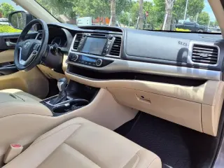 Toyota Highlander 2019 XLE 4dr SUV