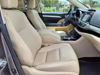 Toyota Highlander 2019 XLE 4dr SUV