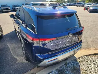 Nissan Pathfinder 2022 AWD Platinum 4dr SUV