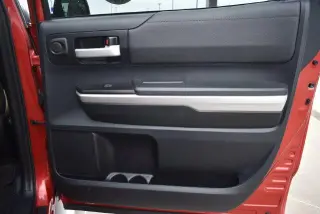 Toyota Tundra 2015 4x4 SR5 4dr CrewMax Cab Pickup SB (5.7L V8 FF FFV)