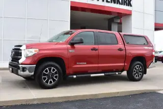 Toyota Tundra 2015 4x4 SR5 4dr CrewMax Cab Pickup SB (5.7L V8 FF FFV)