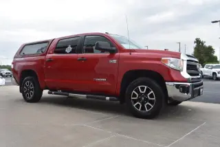 Toyota Tundra 2015 4x4 SR5 4dr CrewMax Cab Pickup SB (5.7L V8 FF FFV)