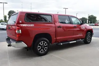 Toyota Tundra 2015 4x4 SR5 4dr CrewMax Cab Pickup SB (5.7L V8 FF FFV)