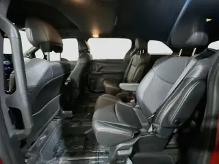 Toyota Sienna 2023 XSE 7-Pasajero 4p Mini-Furgoneta