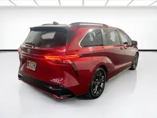Toyota Sienna 2023 XSE 7-Pasajero 4p Mini-Furgoneta