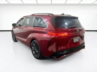 Toyota Sienna 2023 XSE 7-Pasajero 4p Mini-Furgoneta