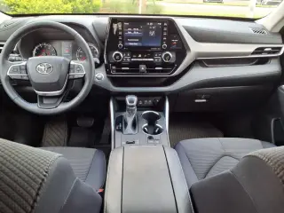 Toyota Highlander 2022 LE 4dr SUV