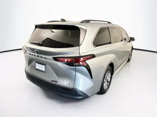 Toyota Sienna 2021 LE 8-Pasajeros 4dr Mini-Van