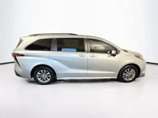 Toyota Sienna 2021 LE 8-Pasajeros 4dr Mini-Van
