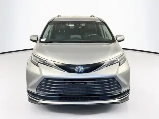 Toyota Sienna 2021 LE 8-Pasajeros 4dr Mini-Van