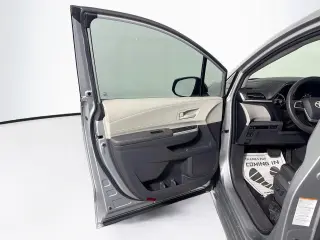 Toyota Sienna 2021 LE 8-Pasajeros 4dr Mini-Van
