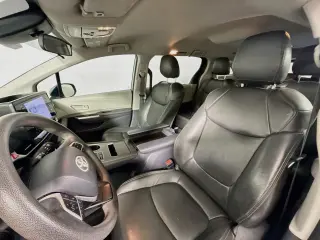 Toyota Sienna 2021 LE 8-Pasajeros 4dr Mini-Van