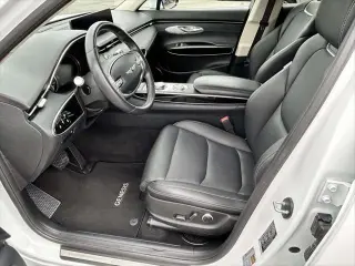 Genesis GV70 2025 AWD 2.5T Estándar 4p SUV