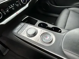 Genesis GV70 2025 AWD 2.5T Estándar 4p SUV