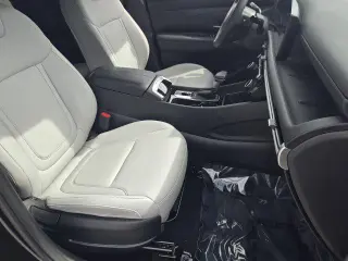 Hyundai SANTA CRUZ 2025 SEL Cabina de Tripulación 4 puertas 4.3 pies SB