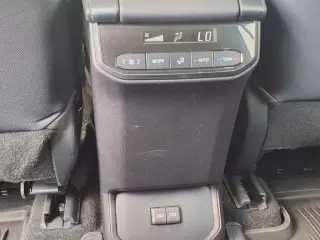 Toyota Highlander Hybrid 2023 LE 4dr SUV