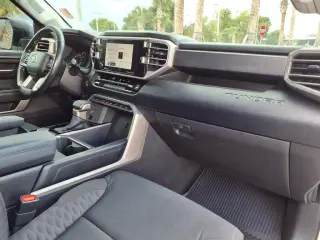 Toyota Tundra 2024 4x2 SR5 4dr CrewMax Cab Pickup SB