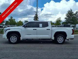 Toyota Tundra 2024 4x2 SR5 4dr CrewMax Cab Pickup SB