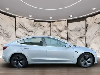 Tesla Model 3 2018 Long Range 4dr Fastback