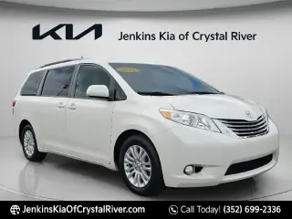Toyota Sienna 2017 XLE 7-Pasajeros Asiento de Acceso Automático 4dr Mini-Van