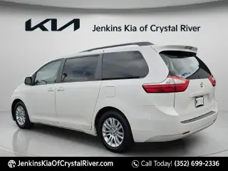 Toyota Sienna 2017 XLE 7-Pasajeros Asiento de Acceso Automático 4dr Mini-Van