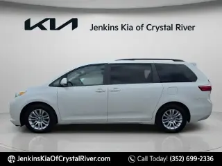 Toyota Sienna 2017 XLE 7-Pasajeros Asiento de Acceso Automático 4dr Mini-Van