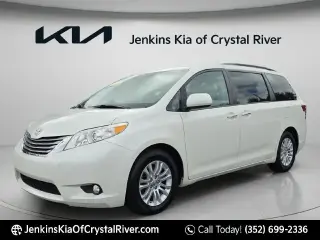 Toyota Sienna 2017 XLE 7-Pasajeros Asiento de Acceso Automático 4dr Mini-Van