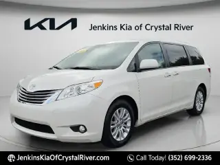 Toyota Sienna 2017 XLE 7-Pasajeros Asiento de Acceso Automático 4dr Mini-Van