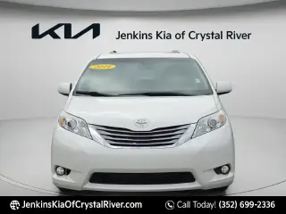 Toyota Sienna 2017 XLE 7-Pasajeros Asiento de Acceso Automático 4dr Mini-Van