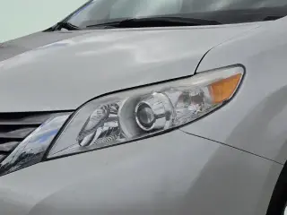 Toyota Sienna 2017 XLE 7-Pasajeros Asiento de Acceso Automático 4dr Mini-Van