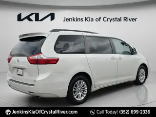 Toyota Sienna 2017 XLE 7-Pasajeros Asiento de Acceso Automático 4dr Mini-Van