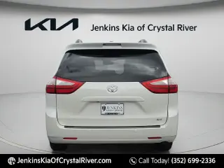 Toyota Sienna 2017 XLE 7-Pasajeros Asiento de Acceso Automático 4dr Mini-Van